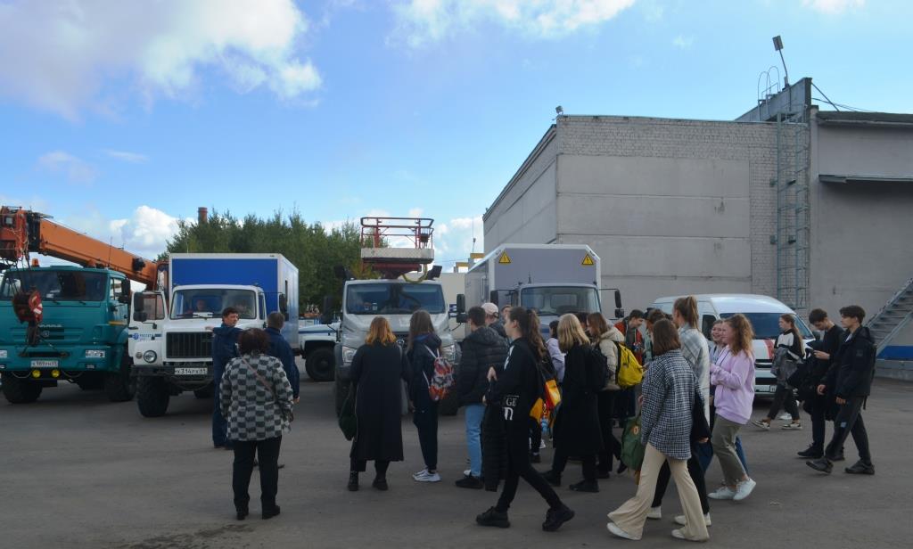 Энергетики Тверьэнерго провели экскурсию для школьников в Калининский район электрических сетей