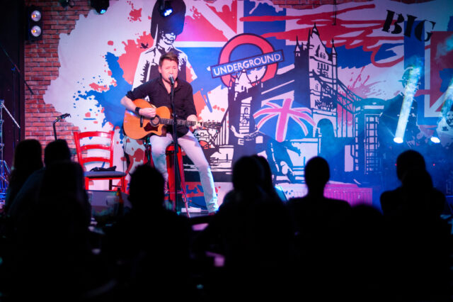 Лидер группы "Торба-на-Круче" исполнил в Твери свои хиты