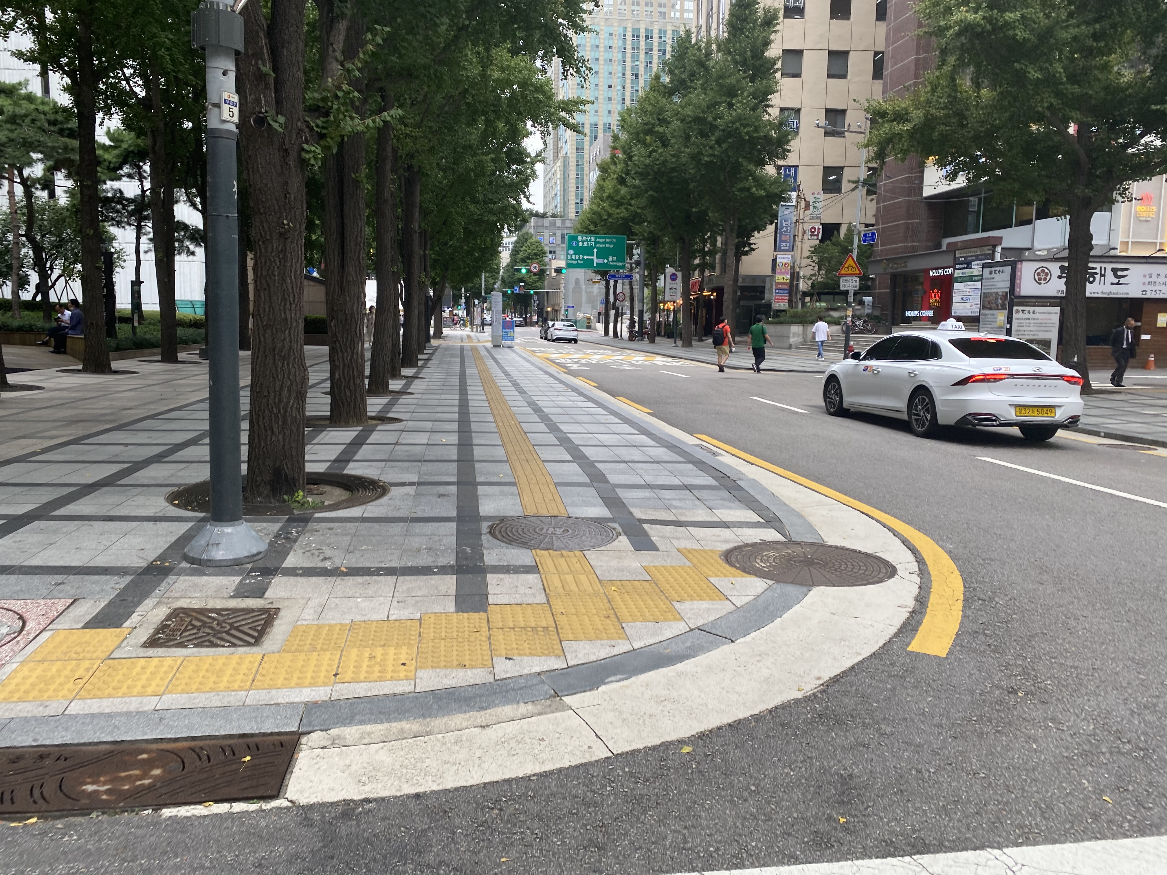 Рай вокруг многоэтажки: какие принципы благоустройства стоило бы подсмотреть в Южной Корее