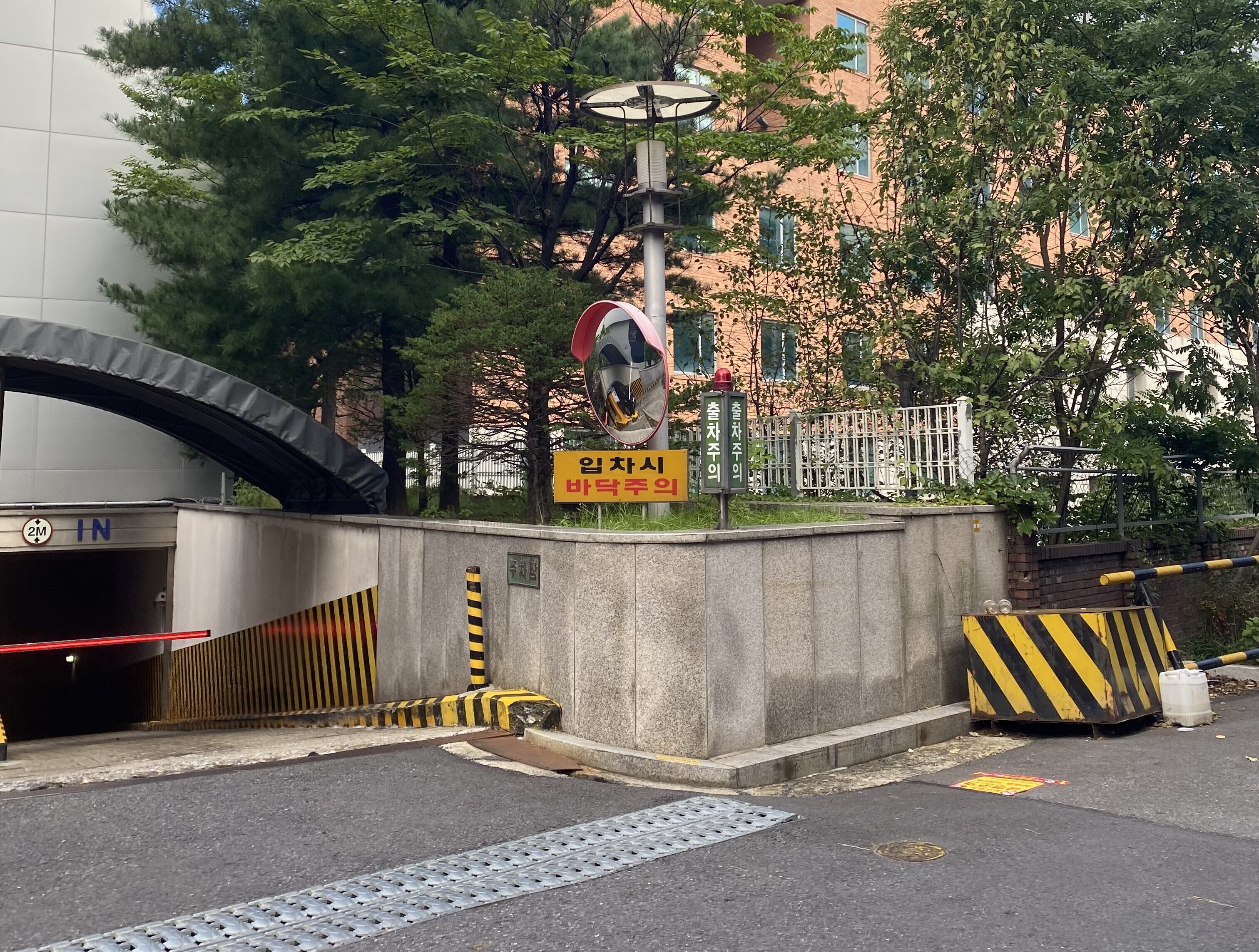 Рай вокруг многоэтажки: какие принципы благоустройства стоило бы подсмотреть в Южной Корее