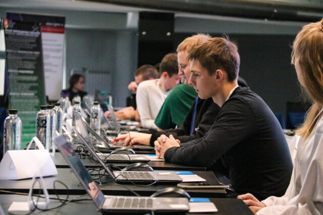 Школьники Тверской области изучат языки программирования на двухлетних курсах