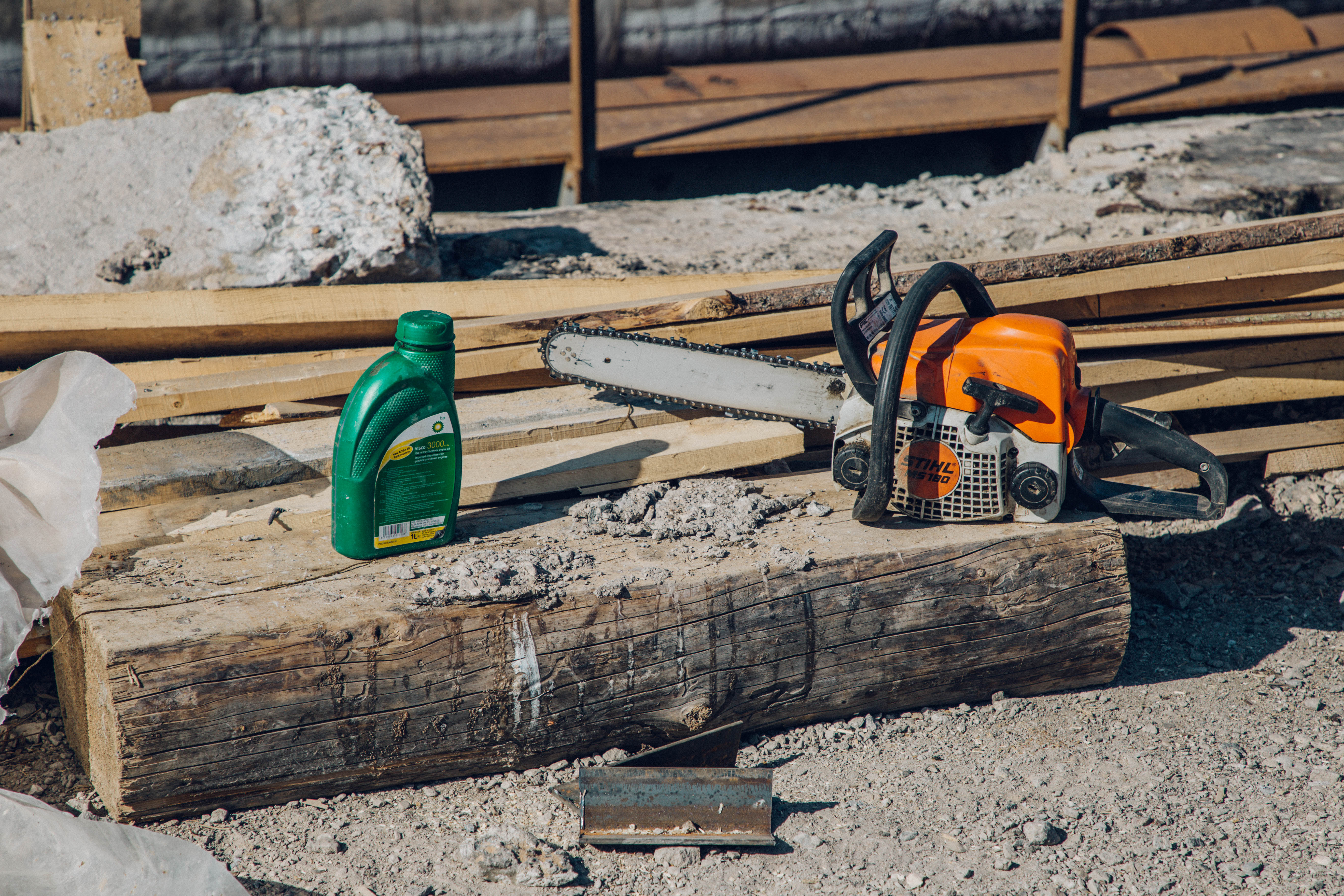 42-летний житель Тверской области украл бензопилу