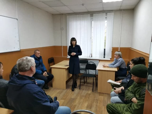 Сотрудники ГИБДД Твери побеседовали с осуждёнными за пьяную езду