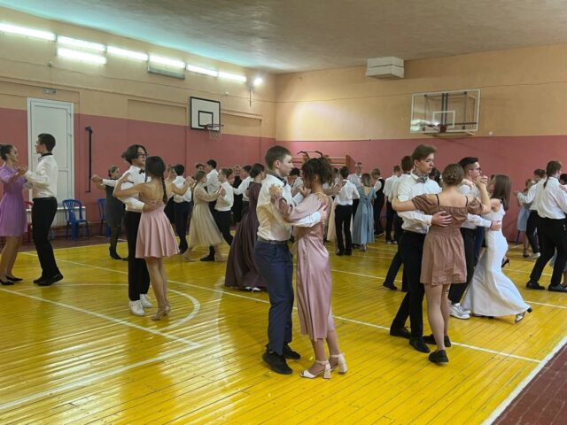 В «Тверском лицее» прошел ежегодный бал в честь Дня лицеиста