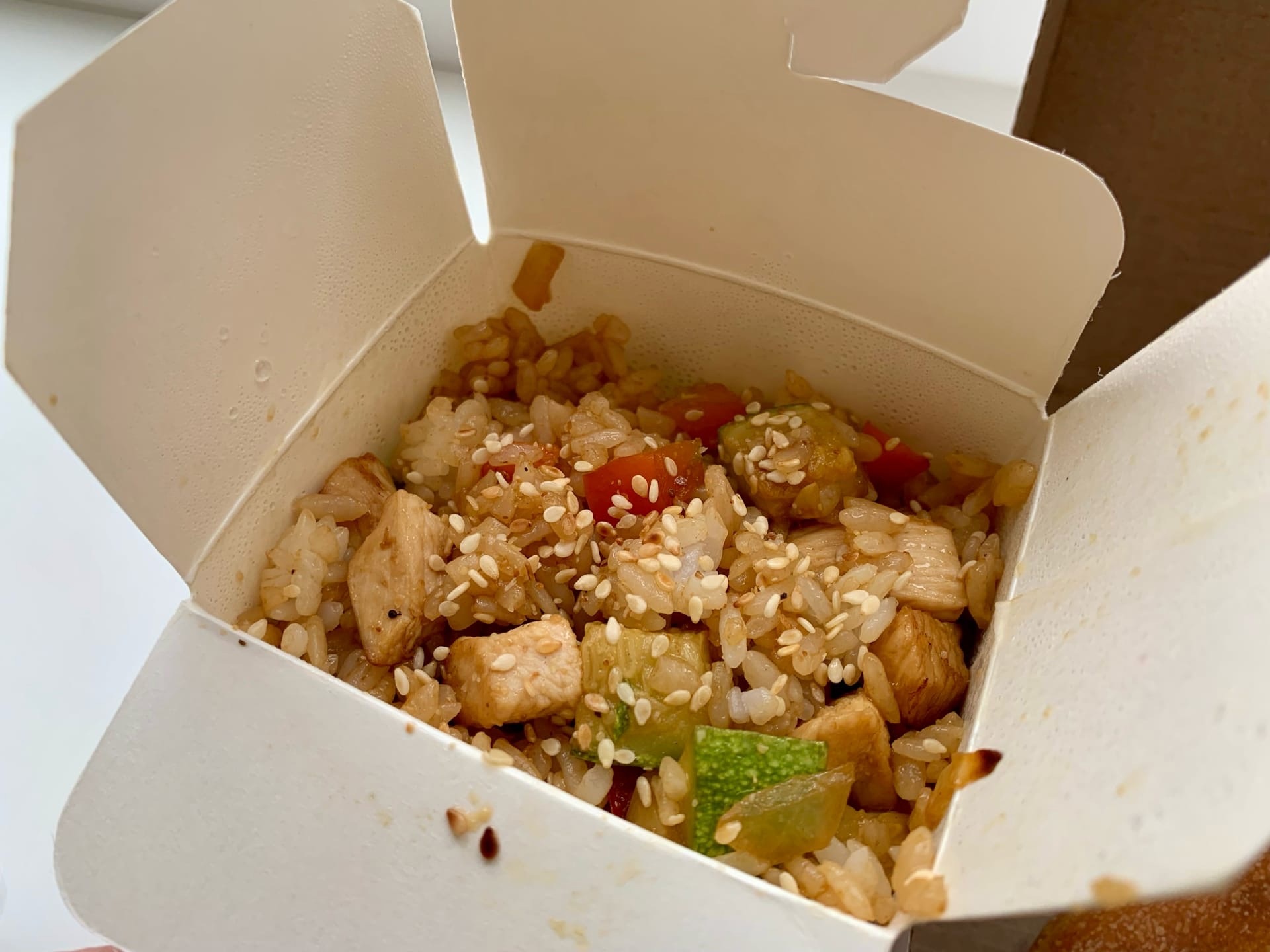 Поели за вас: вкуснейший рис и капля соуса на пицце