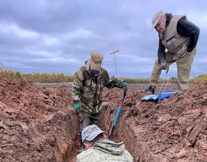 Четырех неизвестных красноармейцев обнаружили поисковики в Ржевском районе