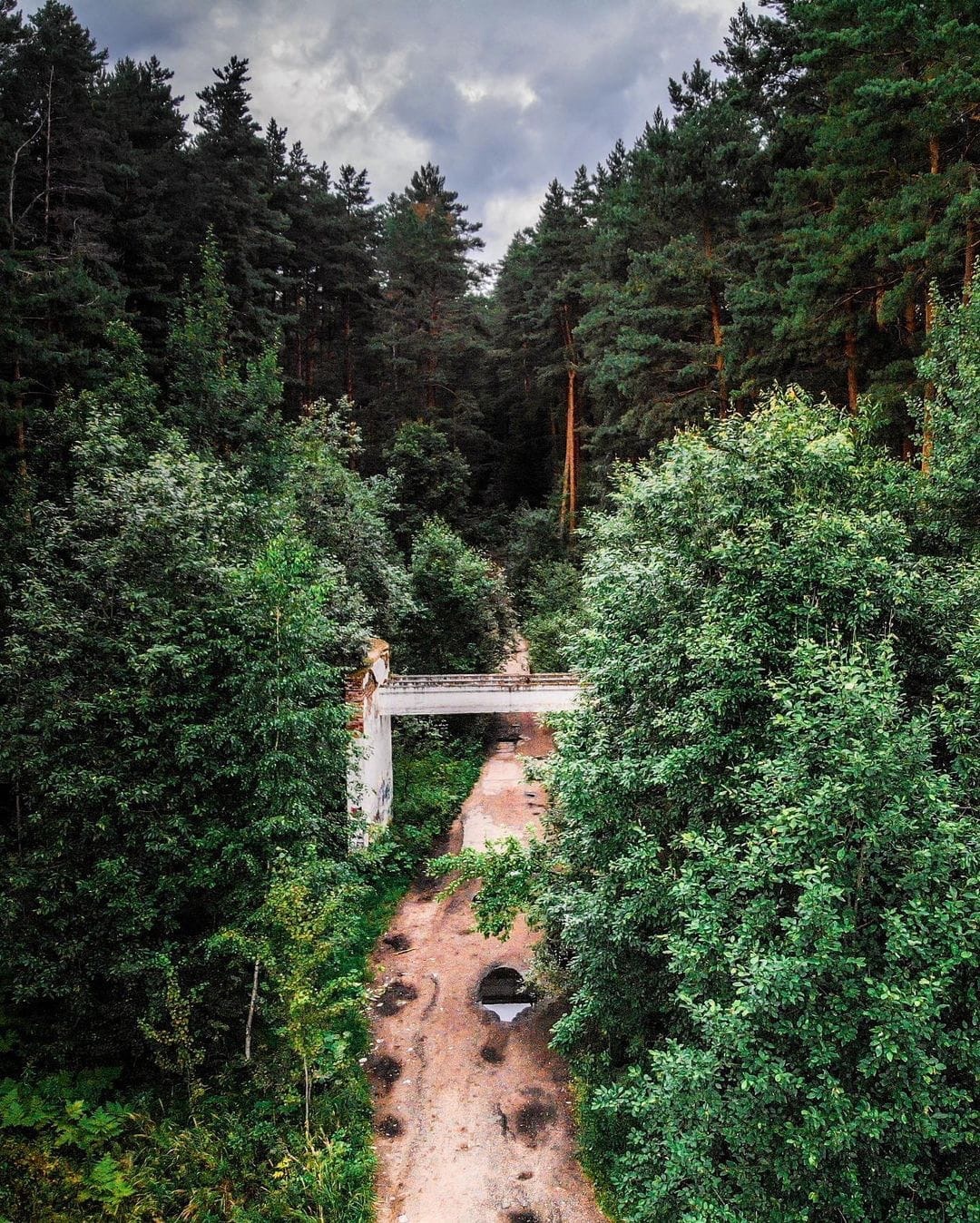 Блогер показала заброшенный санаторий в Тверской области