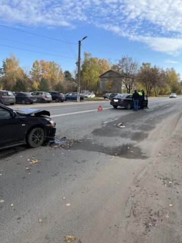 В Твери пассажир получил травмы в ДТП с двумя иномарками В Твери пассажир получил травмы в ДТП с двумя иномарками