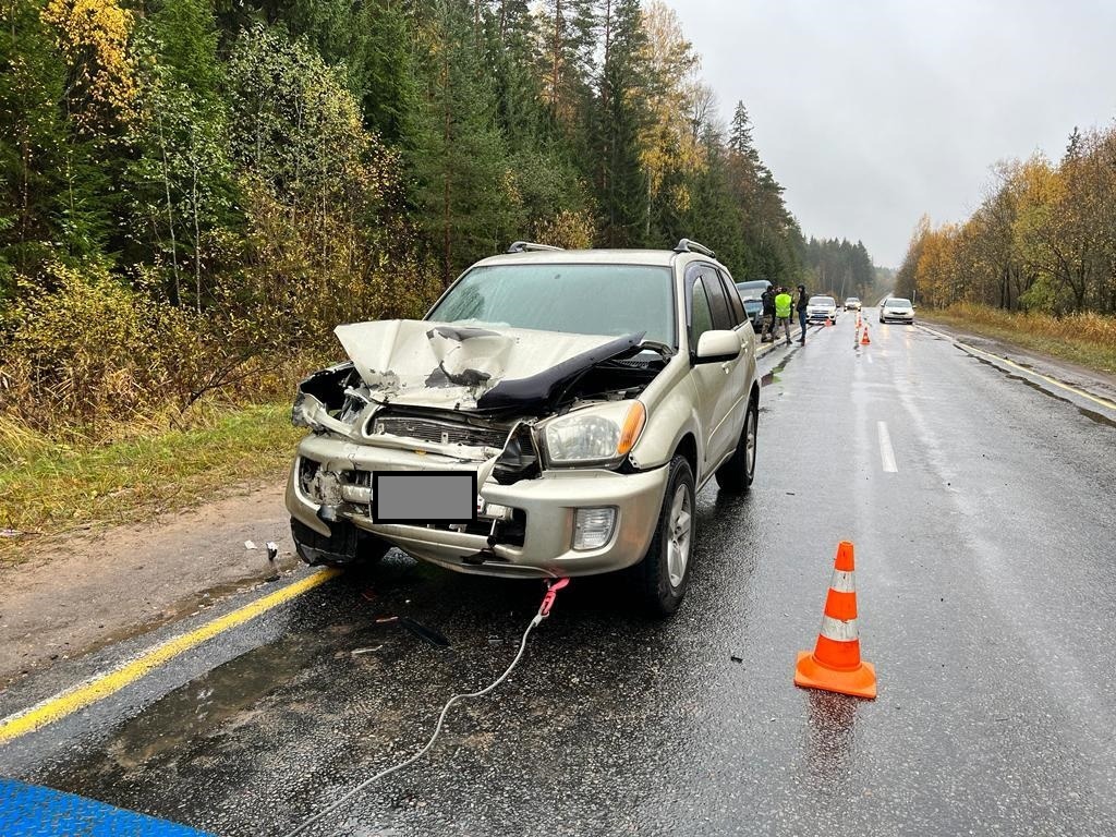 В Тверской области водитель спровоцировал аварию с 3 автомобилями