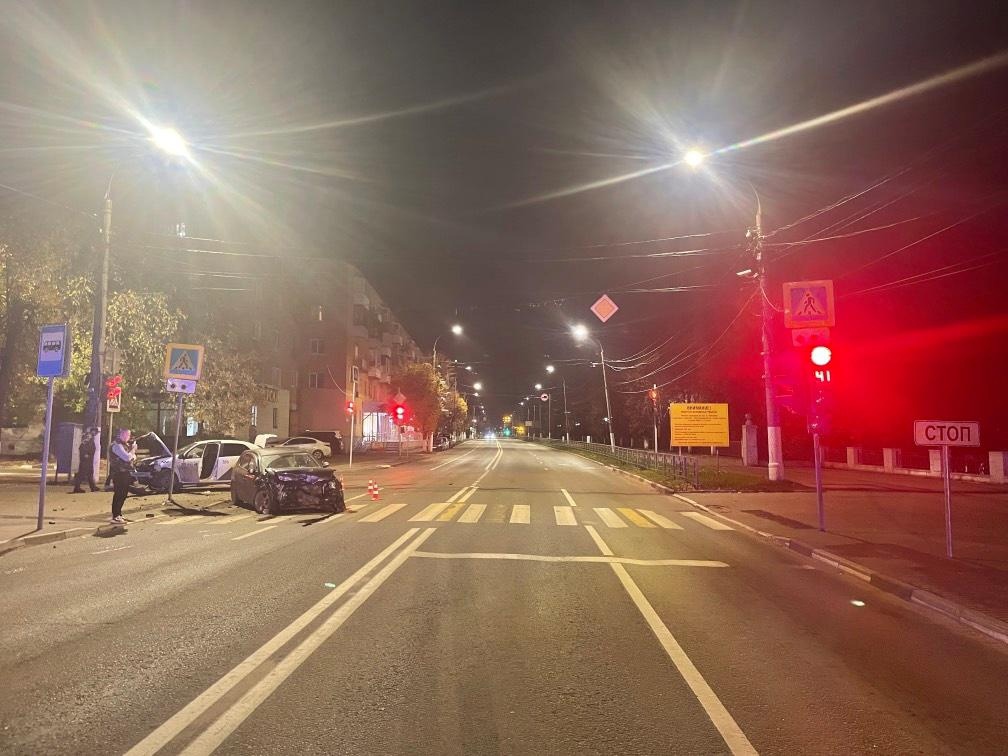 Пьяный водитель устроил аварию на набережной в Твери