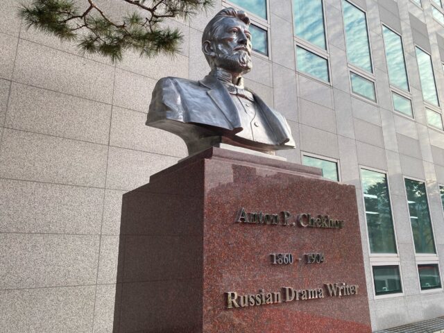 В Южной Корее появилось сразу два новых культурных объекта в память о русских писателях