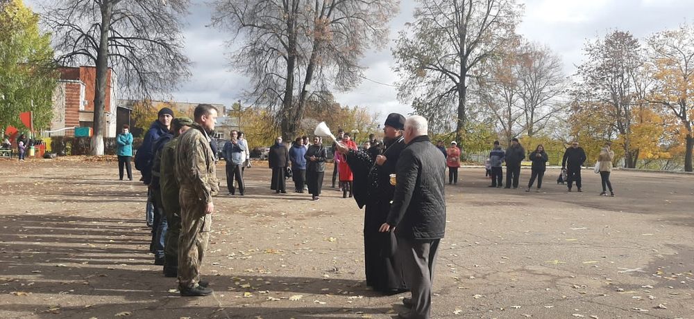 В Бологое проводили мобилизованных на сборный пункт