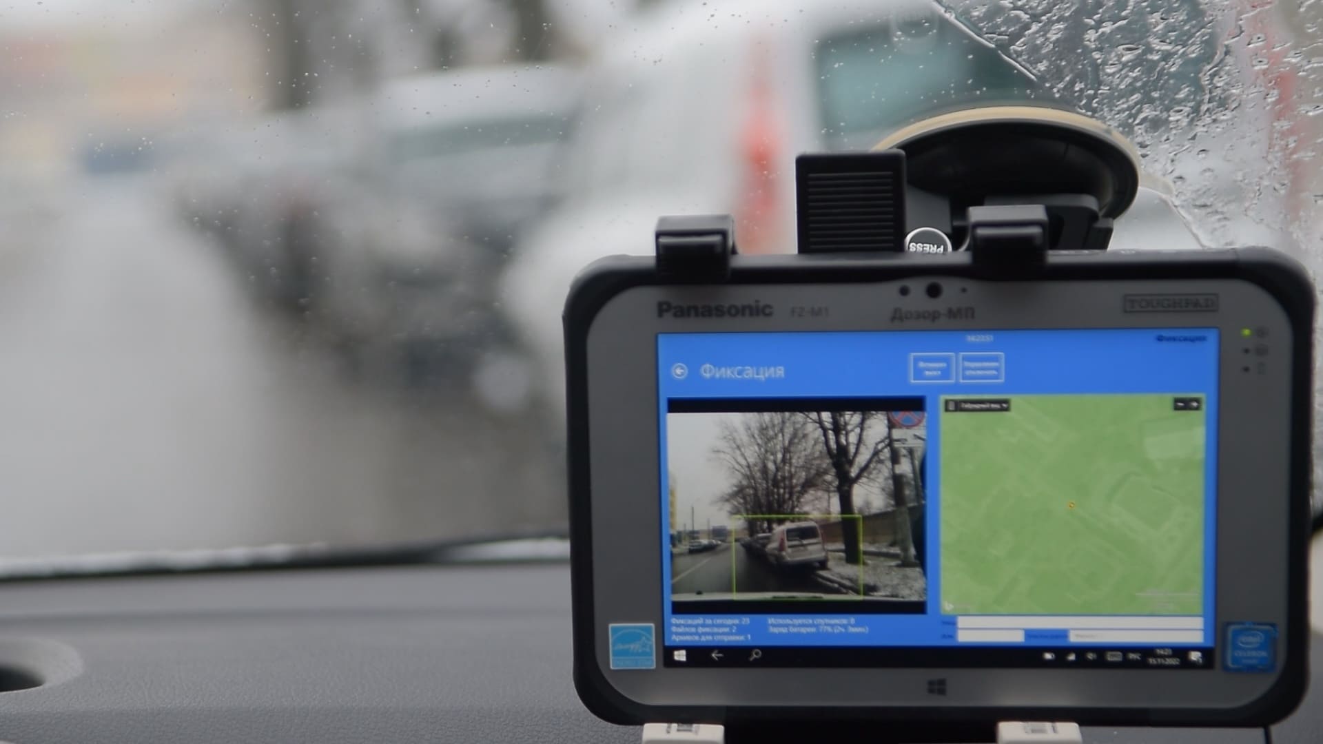 Около тысячи автовладельцев получили штрафы за неправильную парковку в Твери