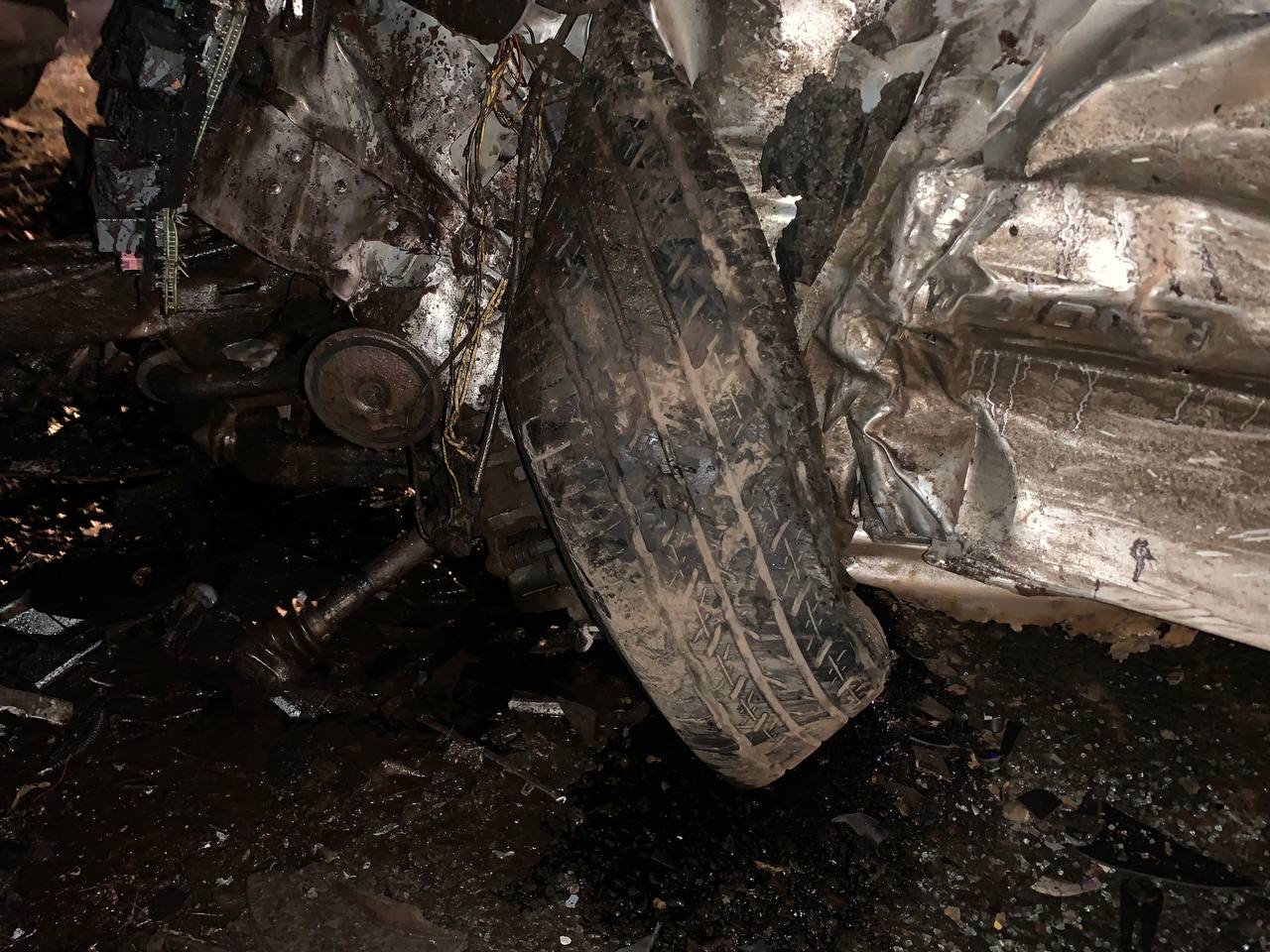 В страшном лобовом столкновении автомобилей в Тверской области погиб водитель