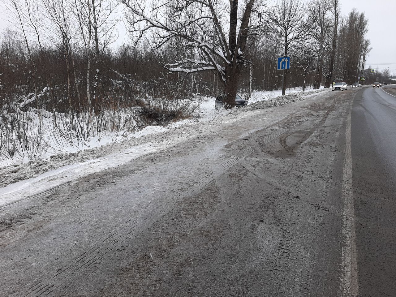 Три человека получили травмы в ДТП на трассе М-10 в Вышневолоцком округе