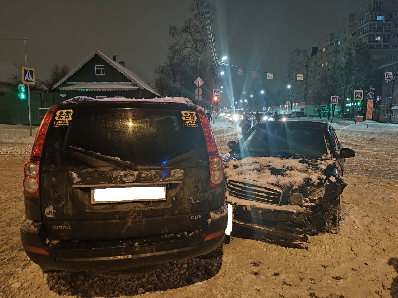 Вечер 22.11 2023. Транспортные происшествия. Две машины столкнулись.