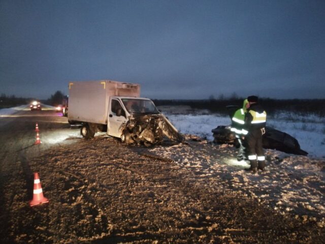 В Тверской области женщина погибла в лобовом столкновении автомобилей В Тверской области женщина погибла в лобовом столкновении автомобилей