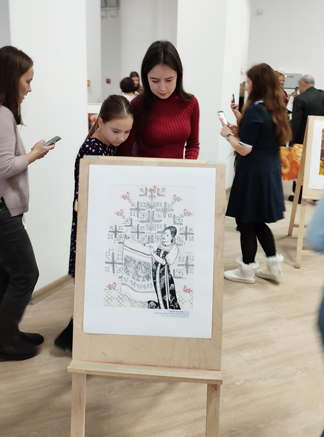 В Твери наградили юных художников-победителей конкурса «Рисуем с музеем»