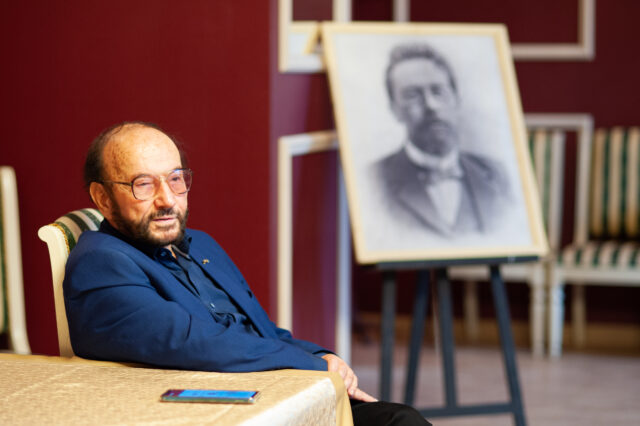 Сила русского психологического театра: Вениамин Фильштинский провел мастер-классы в Тверском театре драмы