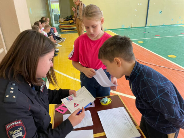 В кимрский школе инспекторы ГИБДД провели для школьников конкурс «Мой друг велосипед» В кимрский школе инспекторы ГИБДД провели для школьников конкурс «Мой друг велосипед»