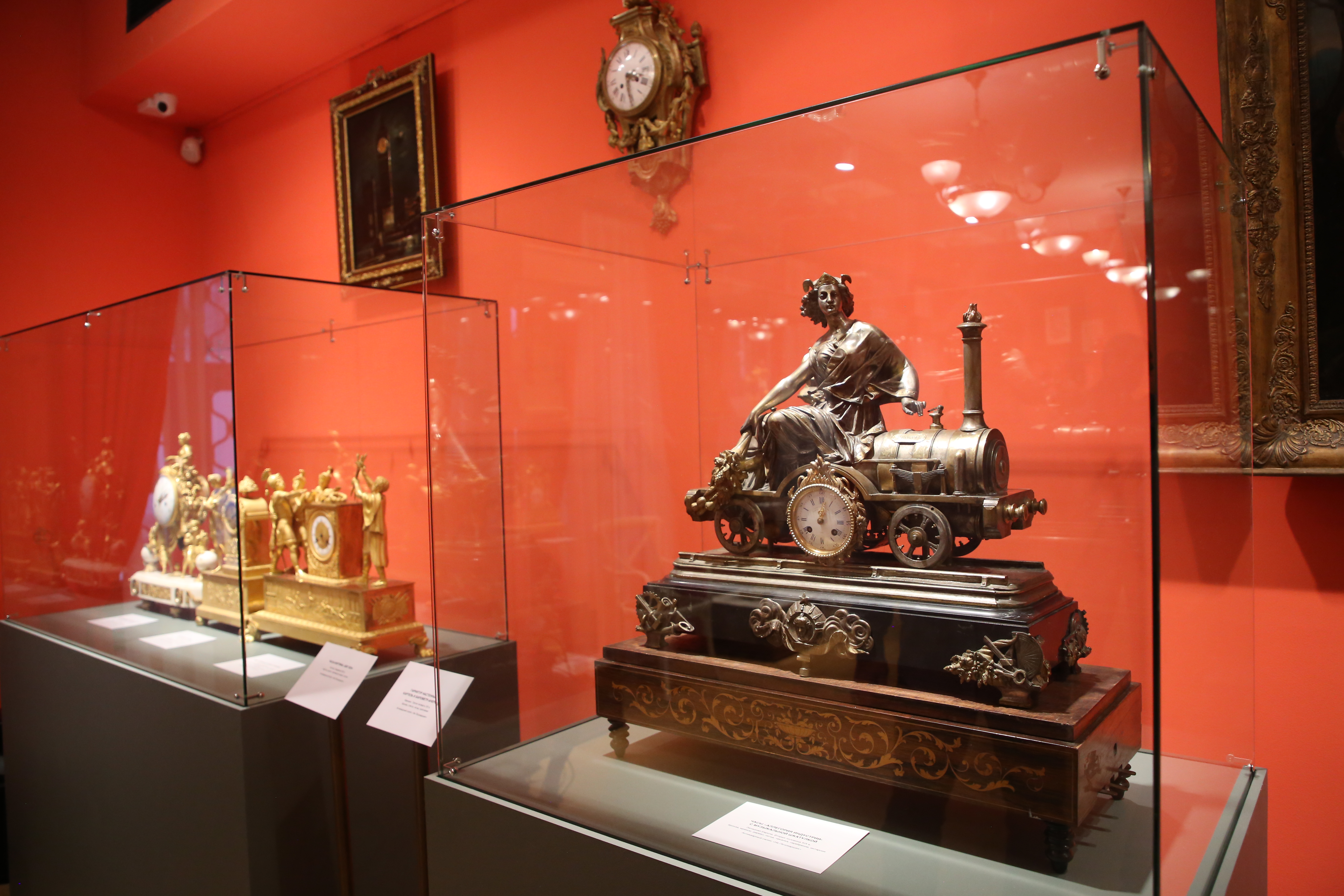 В Тверской областной картинной галерее открылась уникальная выставка часов