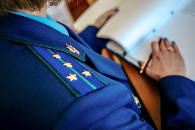 В Тверской области рецидивист украл телефон под предлогом звонка