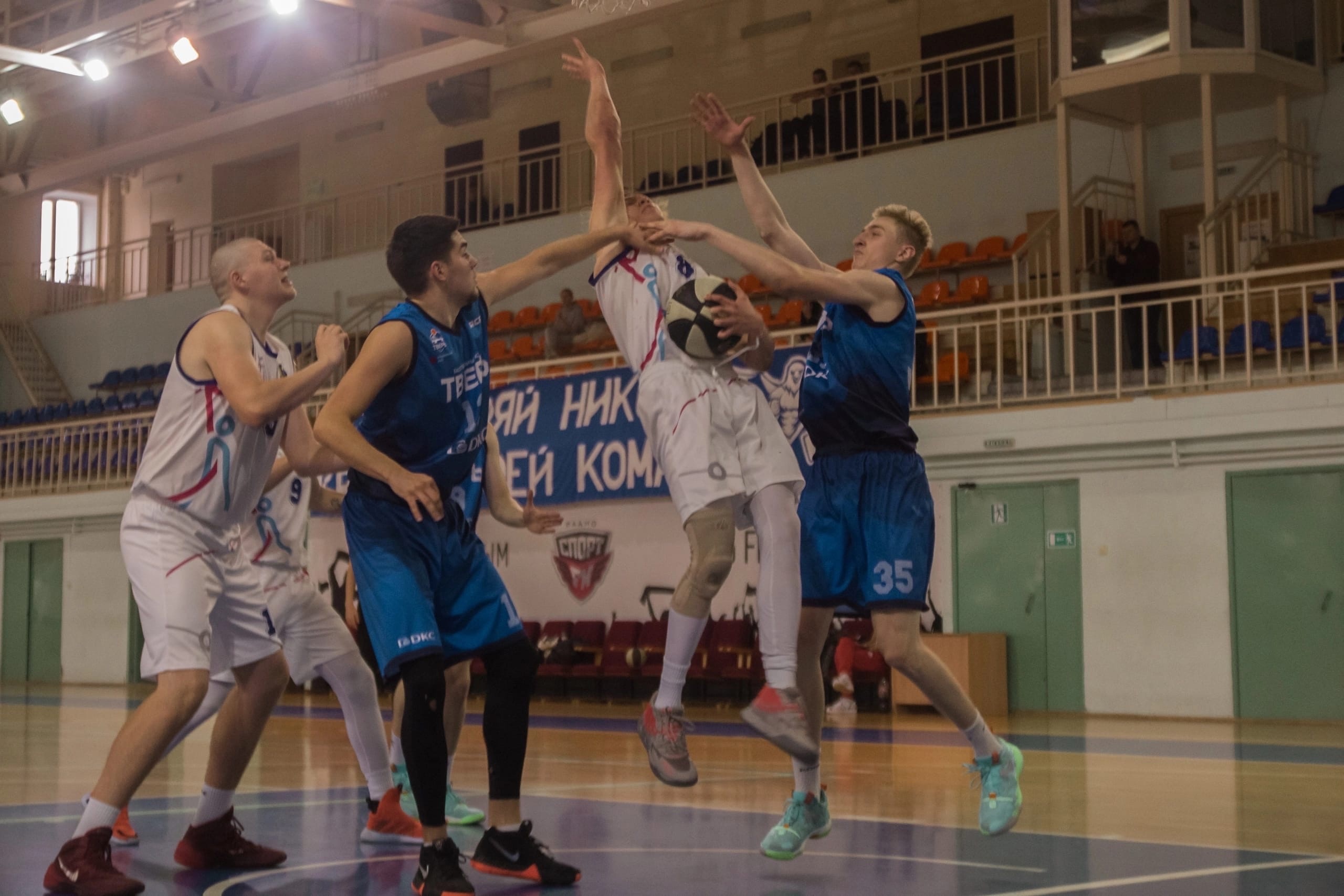 После игр в Орле баскетбольная команда "Тверь" оказалась на четвертом месте турнирной таблицы