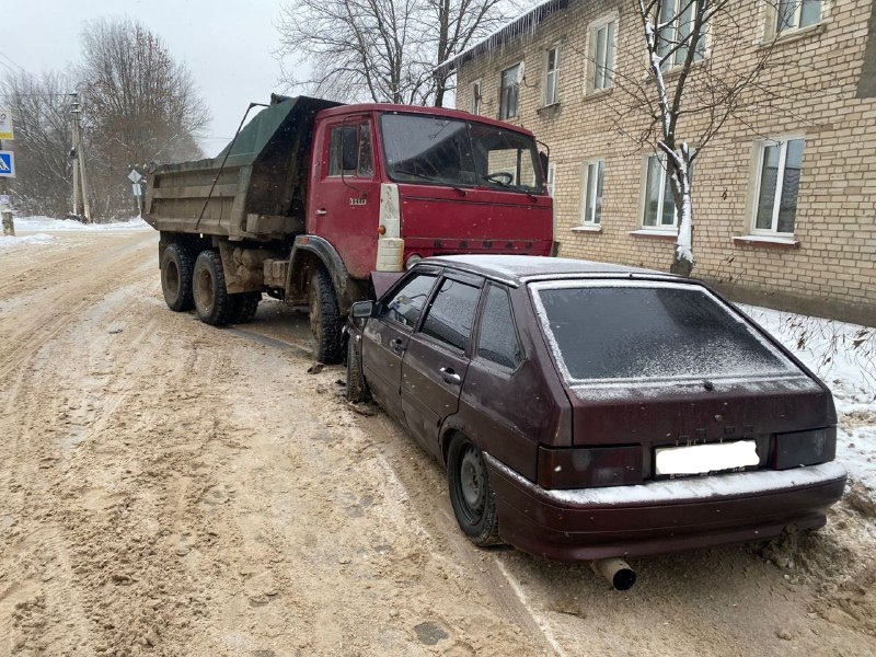 Две девушки получили травмы в ДТП в Торжке Две девушки получили травмы в ДТП в Торжке