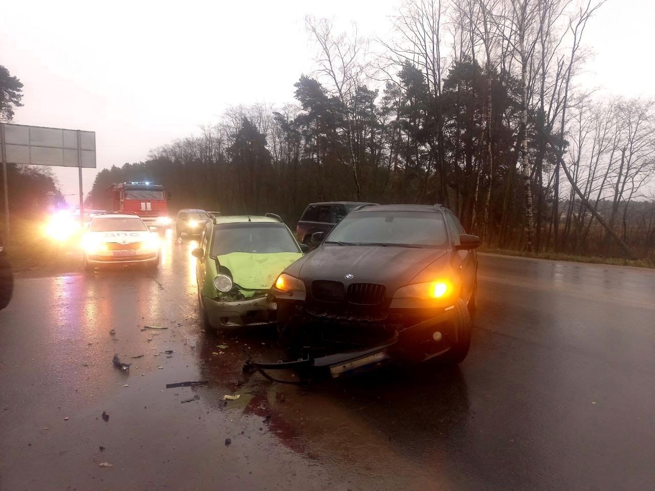 В Твери столкнулись БМВ и Дэу Матиз