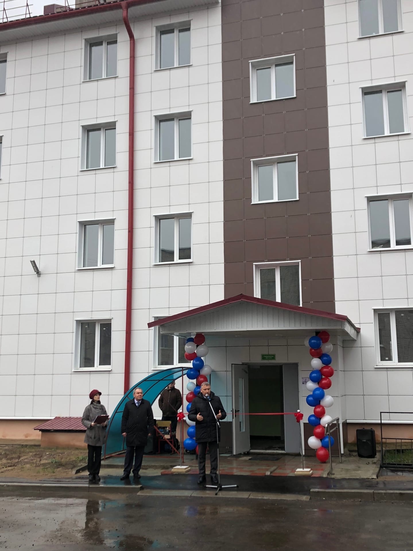 Семьи Нелидова переехали в новые комфортабельные квартиры