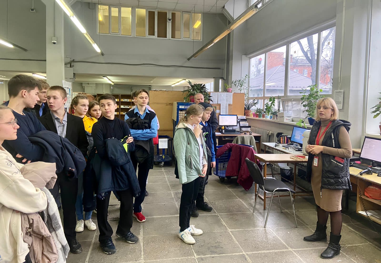 Почта России и Фонд Твери провели экскурсию для воспитанников центра кадетского воспитания