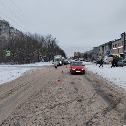 В Твери двое детей попали под колеса иномарки В Твери двое детей попали под колеса иномарки