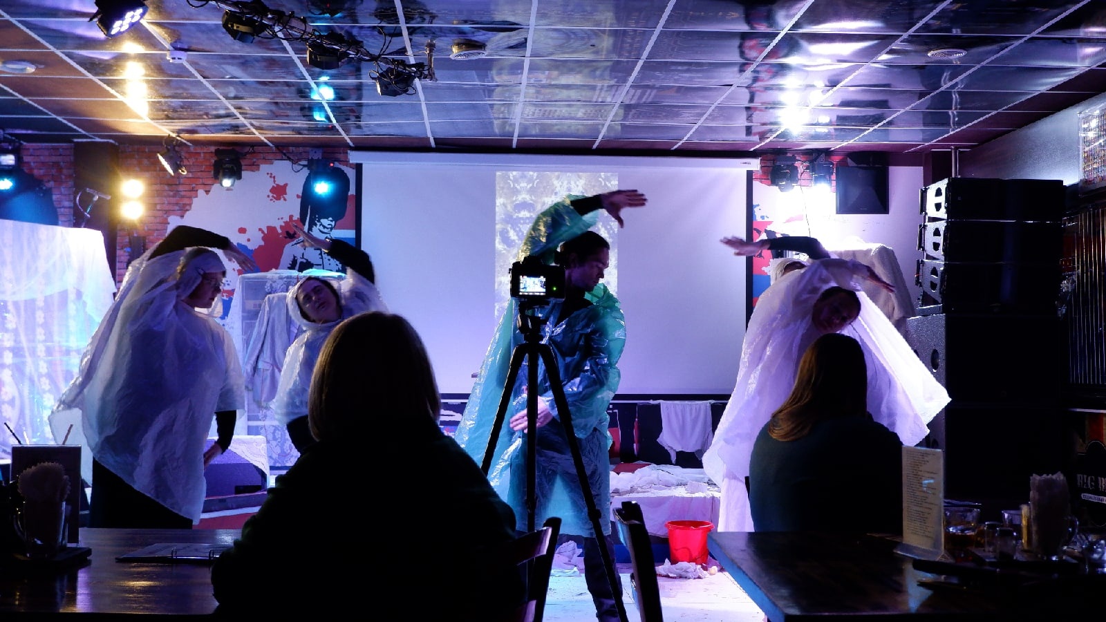 В тверском андеграунд клубе Биг Бен показали спектакль о женщине