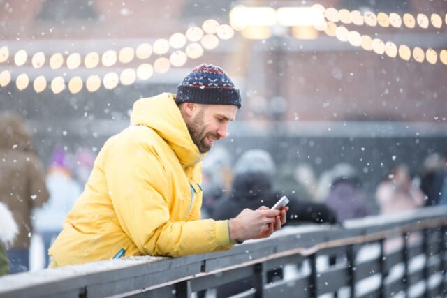 Тверичанам объяснили, что делать со смартфоном после мороза Тверичанам объяснили, что делать со смартфоном после мороза