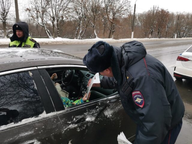 В Твери прошел очередной профилактический рейд "Детское кресло" В Твери прошел очередной профилактический рейд "Детское кресло"
