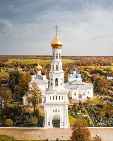 Блогер показала храмовый комплекс Успения Пресвятой Богородицы в Тверской области