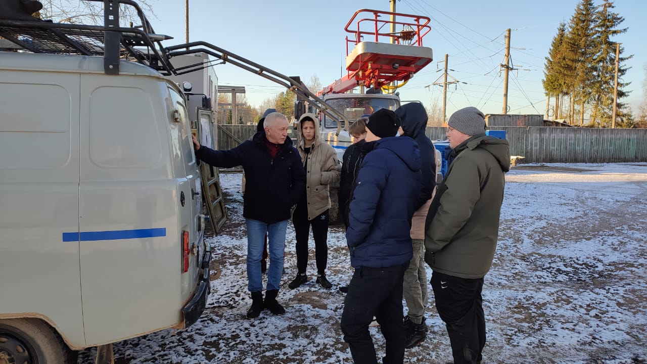 Энергетики Тверьэнерго провели серию дней открытых дверей в районах электрических сетей филиала