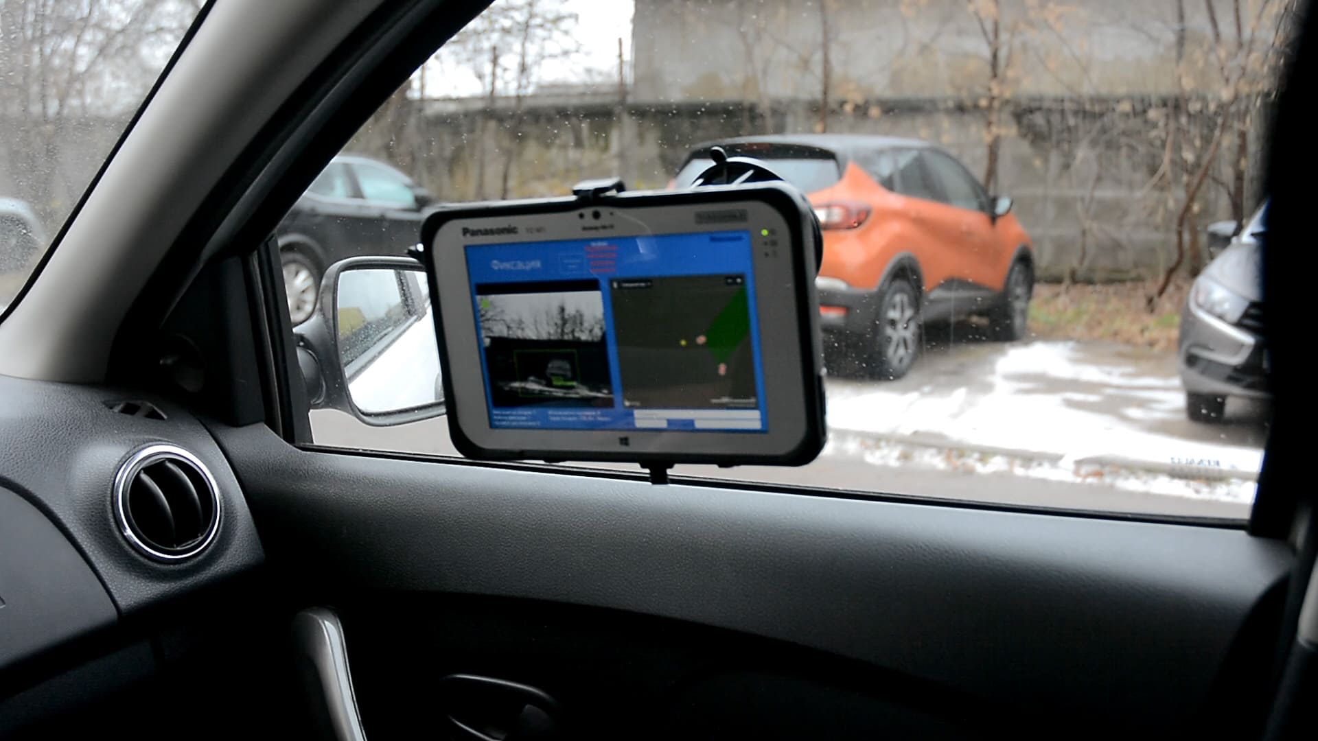 В Твери используют специальную технику для фиксирования нарушений правил парковки