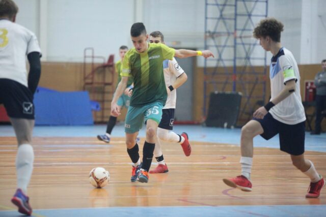 Голкипер из Ржева стал лучшим вратарём на соревнованиях по мини-футболу Голкипер из Ржева стал лучшим вратарём на соревнованиях по мини-футболу