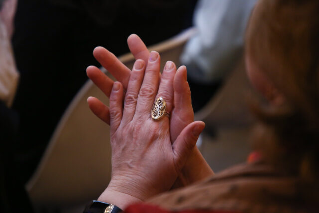 Доверчивая жительница Тверской области лишилась четырех золотых колец Доверчивая жительница Тверской области лишилась четырех золотых колец