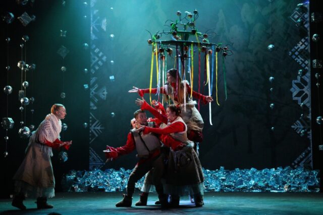 Артисты Тверского ТЮЗа сыграли 71 новогодний спектакль