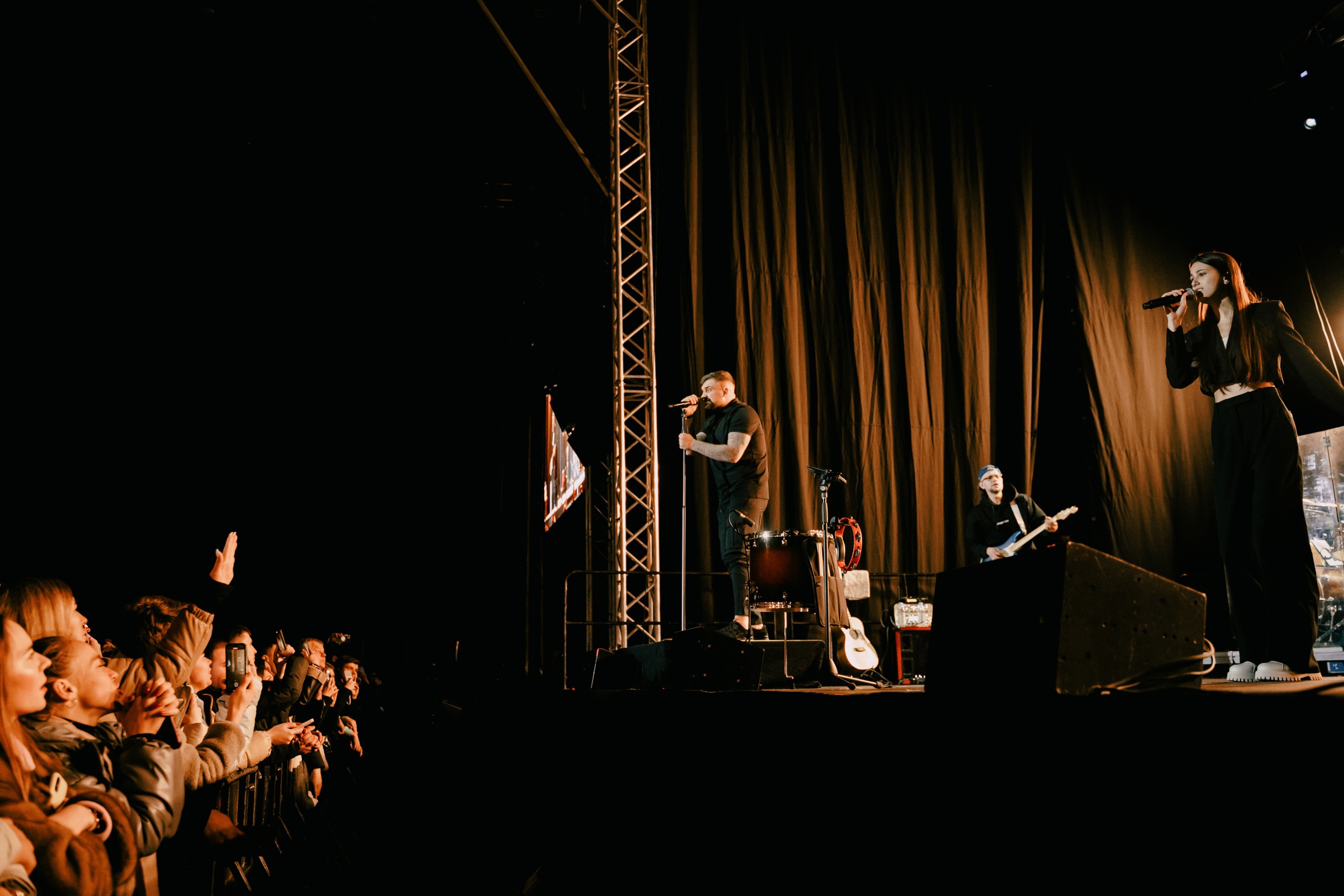 Самый чистый кайф: Баста спел вместе с поклонниками в Твери