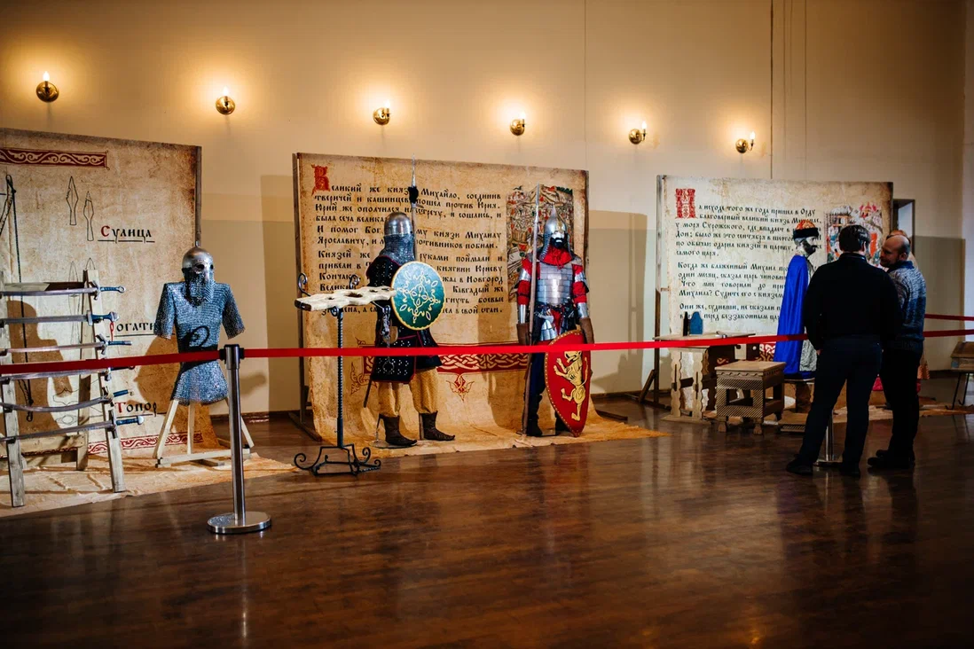 Уникальные экспонаты с костюмами ручной работы: В Твери в День, посвящённый Михаилу Тверскому, открылась выставка.