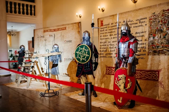 Уникальные экспонаты с костюмами ручной работы: В Твери в День, посвящённый Михаилу Тверскому, открылась выставка Уникальные экспонаты с костюмами ручной работы: В Твери в День, посвящённый Михаилу Тверскому, открылась выставка