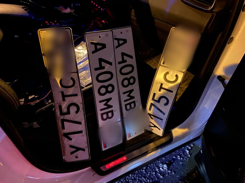 Сотрудники ГИБДД задержали автоугонщика в Калининском районе