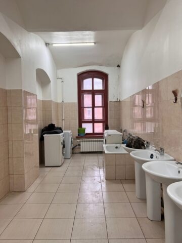 Появились фотографии отремонтированной стены казармы Берга в Твери