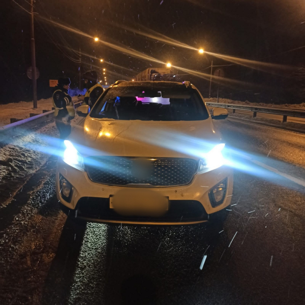 Сотрудники ГИБДД задержали автоугонщика в Калининском районе