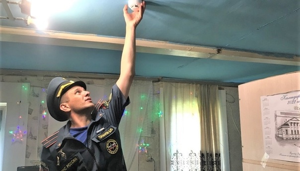 В домах многодетных семей Тверской области устанавливают пожарные извещатели