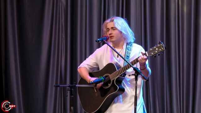 В Вышнем Волочке выступил победитель пятого сезона шоу «Голос.Дети»