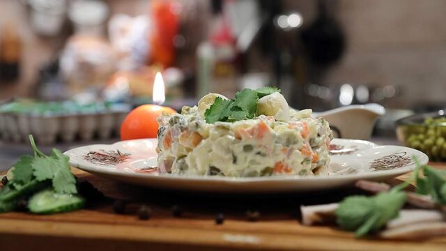 Аналитики подсчитали, сколько придется потратить на оливье в этом году